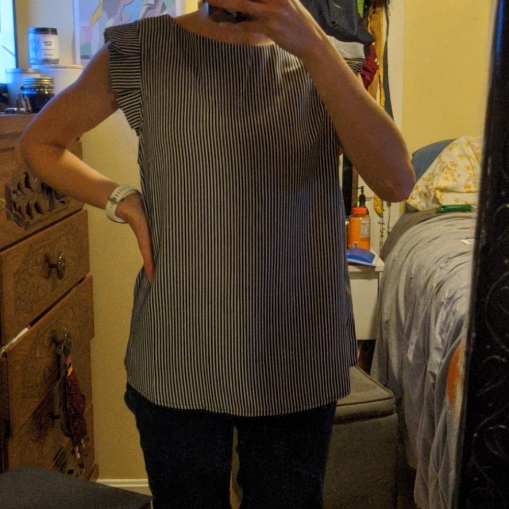 Monteau Ruffle Sleeve Top